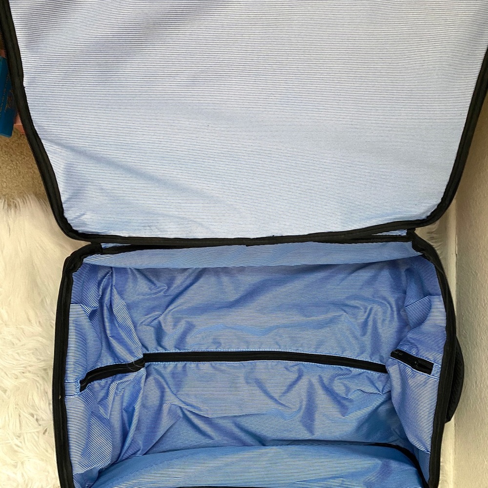NWT Herschel like black luggage carry on - Picture 4 of 12
